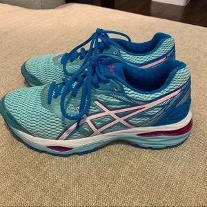 ASICS GEL-Cumulus 18 Running Shoe
